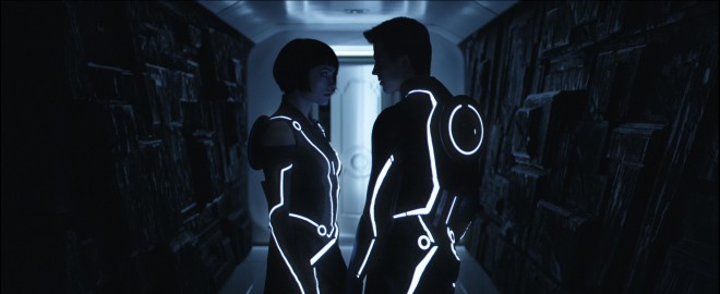 olivia-wilde-and-garrett-hedlund-in-tron-legacy olivia-wilde-and-garrett-hedlund-in-tron-legacy